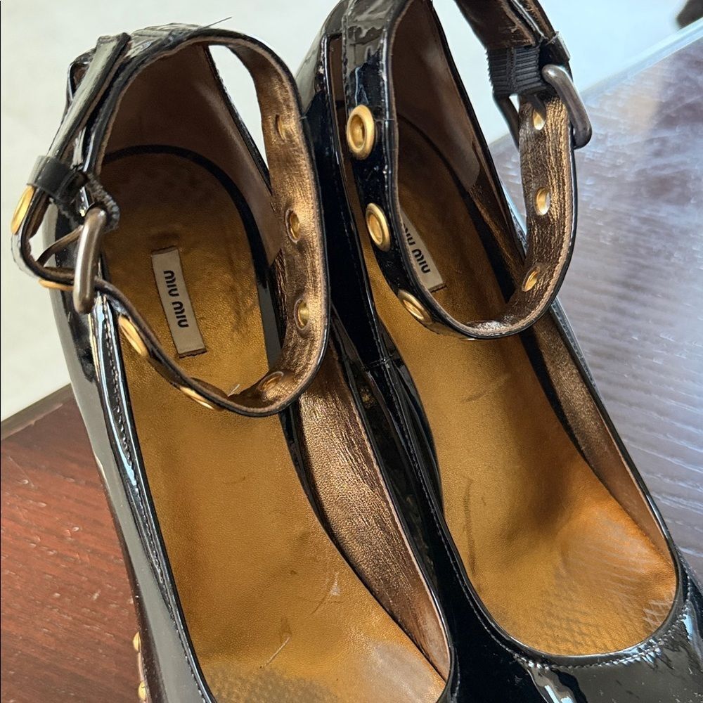 Miu Miu Black Heels with Sculpted Gold Accents - Picture 5 of 13